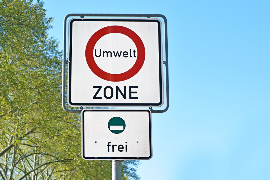 Low emission zones in cities reduce expenditure on heart pills and asthma sprays Low emission zones in cities reduce expenditure on heart pills and asthma sprays