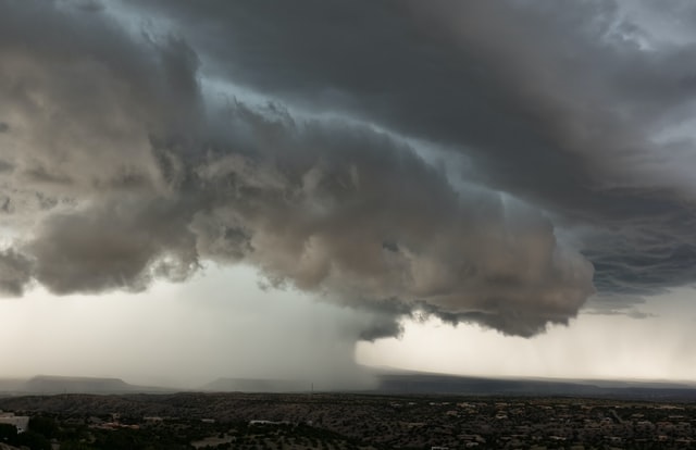 Reducing tropical cyclone impacts: The double benefit of climate protection through both limiting and delaying global warming Reducing tropical cyclone impacts: The double benefit of climate protection through both limiting and delaying global warming